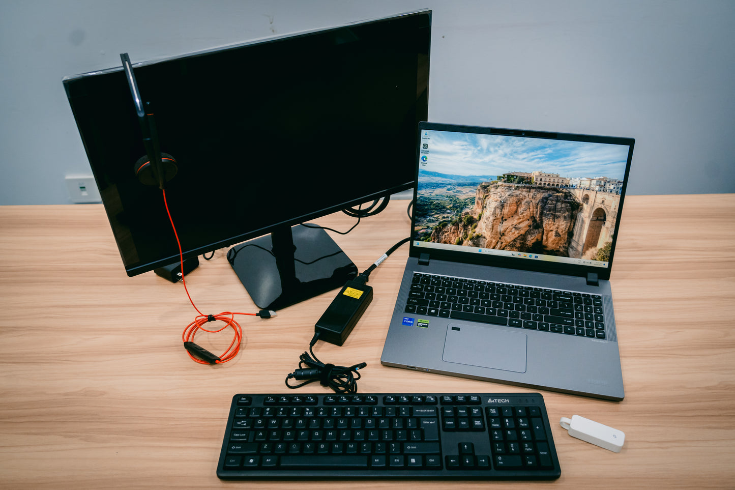 Secondhand Better Laptop Bundle (less than a year) - #7166807